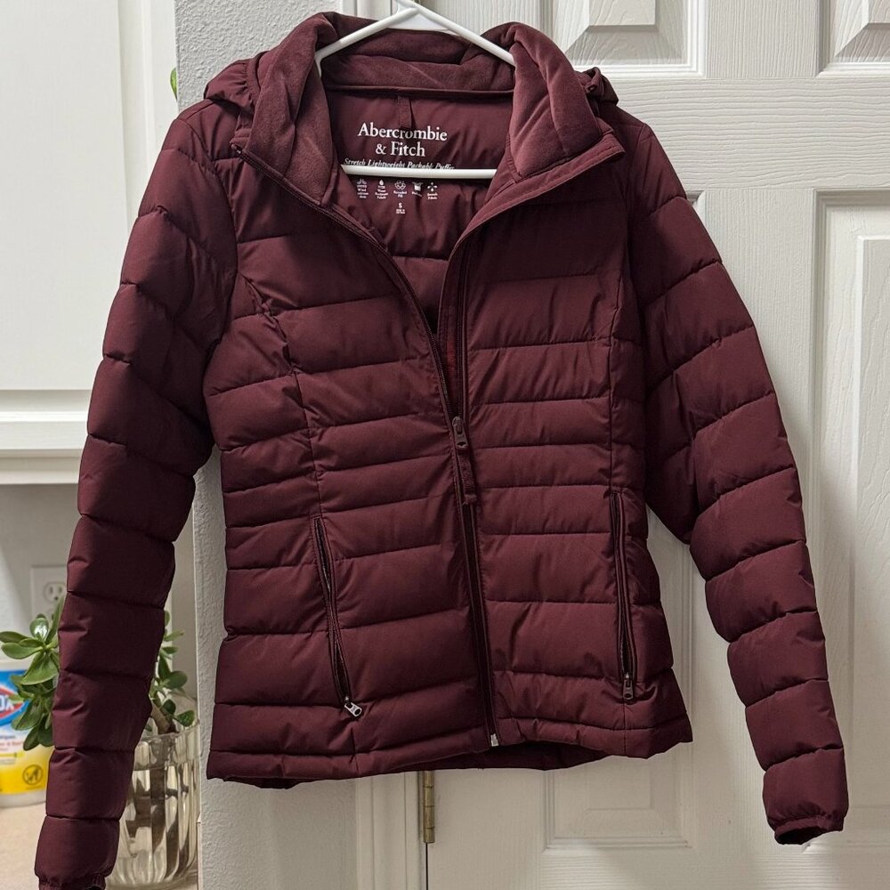 Abercrombie & Fitch Women's puffer - size small